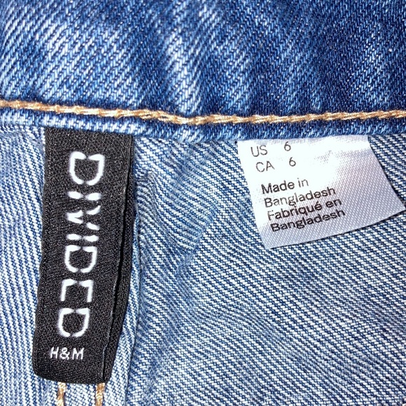 Denim shorts with lace up side detail - Divided by H&M - size 6 - Picture 3 of 6